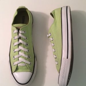 Size women’s 9.5 Lime Green Converse